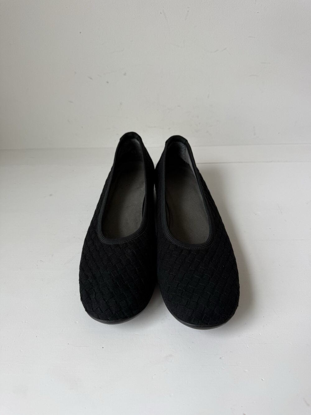 Stuart Weitzman Women's Ballet Flats US 8.5 Black Suede Woven